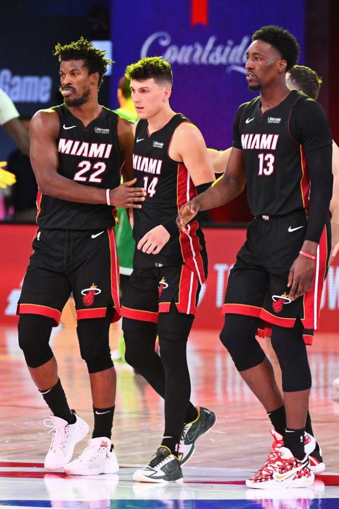 球队脱颖而 球队脱颖而